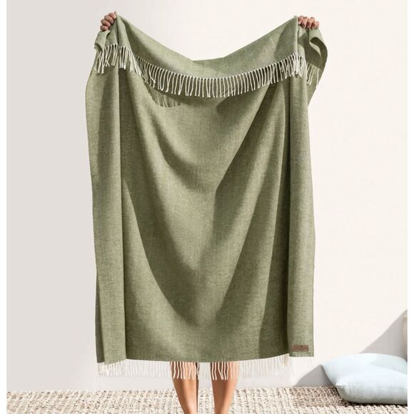 Lands Downunder Italian Herringbone Throw Thyme Green 51x67 NWT Made in Italy - Picture 3 of 6